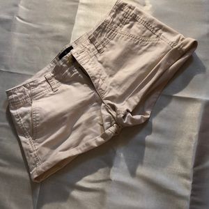 American Eagle tan shorts